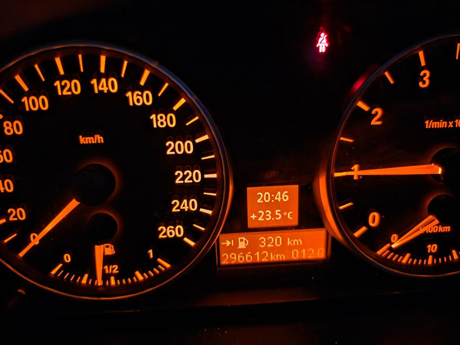 BMW E90 318I benzyna +gaz
