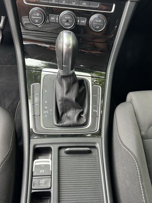 Volkswagen Golf Variant 1.6 TDI Highline DSG