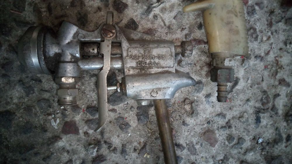 Краскопульт Пуливизаторы один белая ручка остался