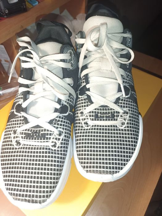 Баскетбольні кросівки чоловічі Nike Lebron
