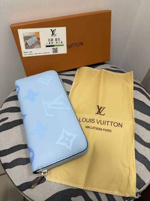 Гаманець Louis Vuitton голубий новий з коробкою