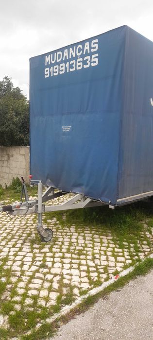 Reboque atrelado