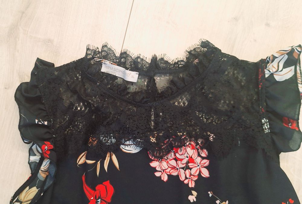 Bluzka Rinascimento kwiaty r. XL