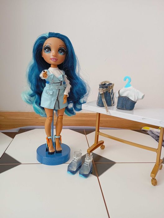 Rainbow High Surprise lalka modowa Skyler Bradshaw