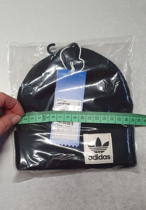 Sprzedam czapkę Adidas na zimę. Nowa z metką