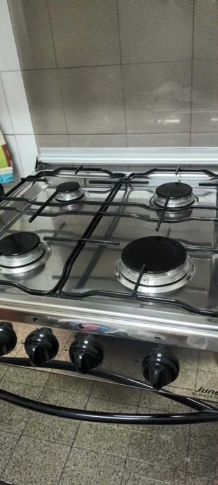 Fogão com forno em inox Junex, a gás propano, A59xP52xL50, bom estado