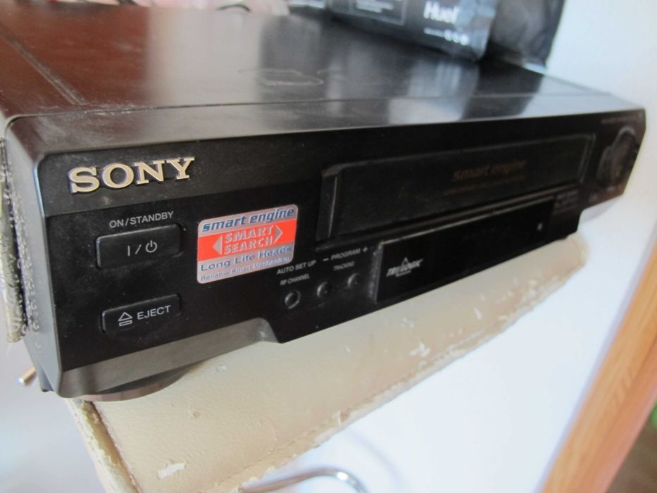 Відеомагнітофон Sony з ТВ-тюнером