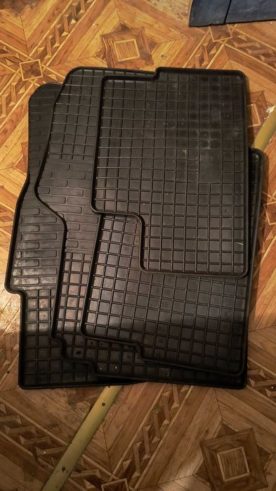 Килимки для салону