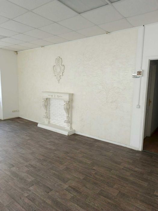 Сдам 40м.кв. под  инт. магазин, склад пр-т Науки 56.