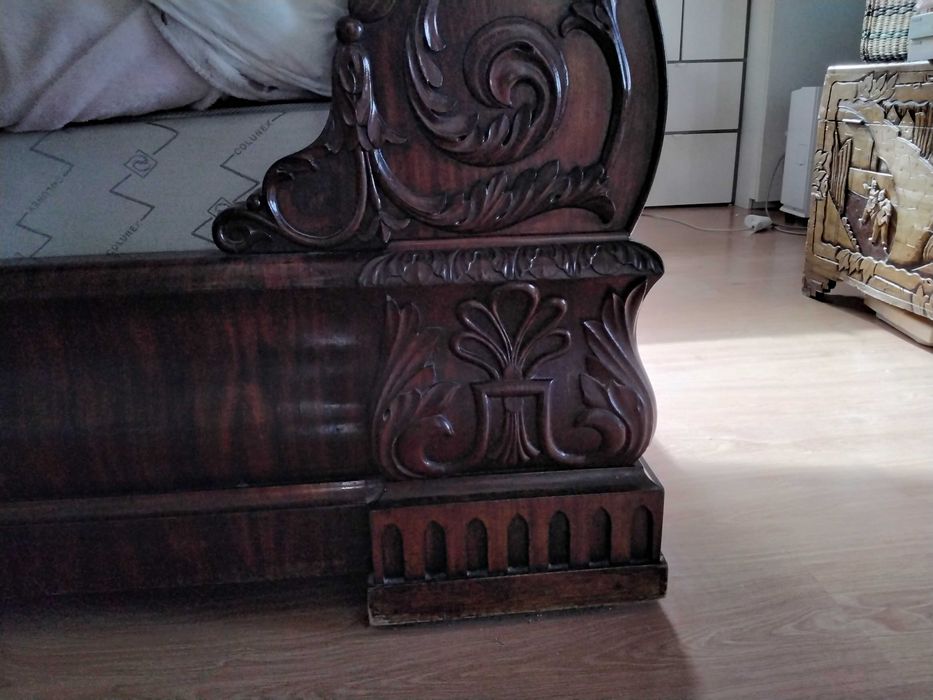 Cama  de casal estilo império  rústico, antiga