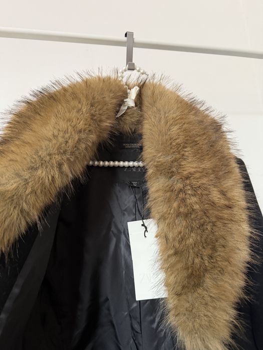 Zara płaszcz czarny XL ze sztucznym futrem 53% wełny