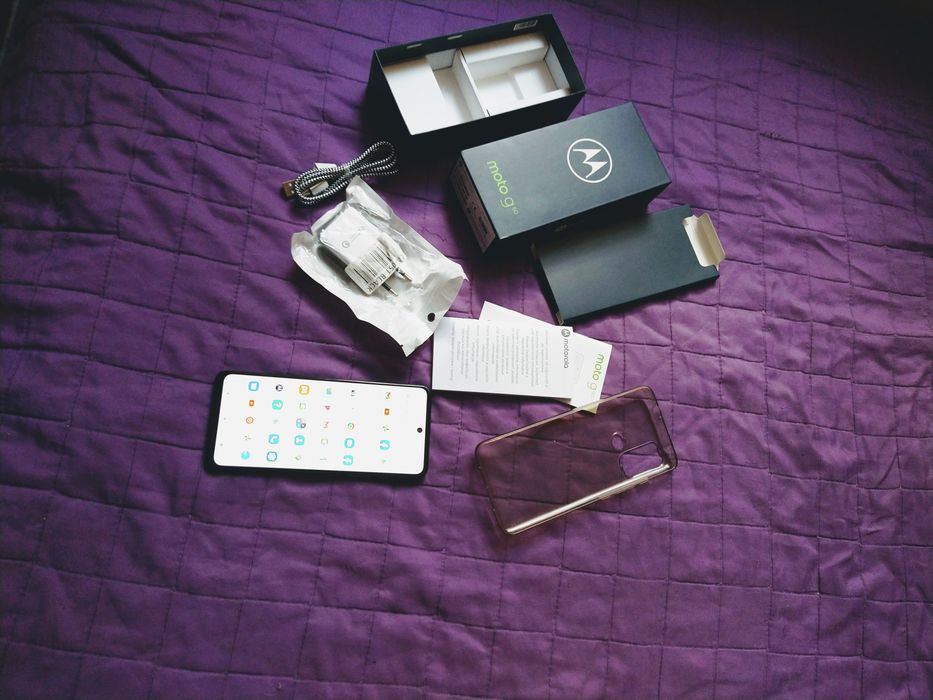 Telefon bateria 6000Ah ,aparat 108Mpx dual SIM jak nowy .