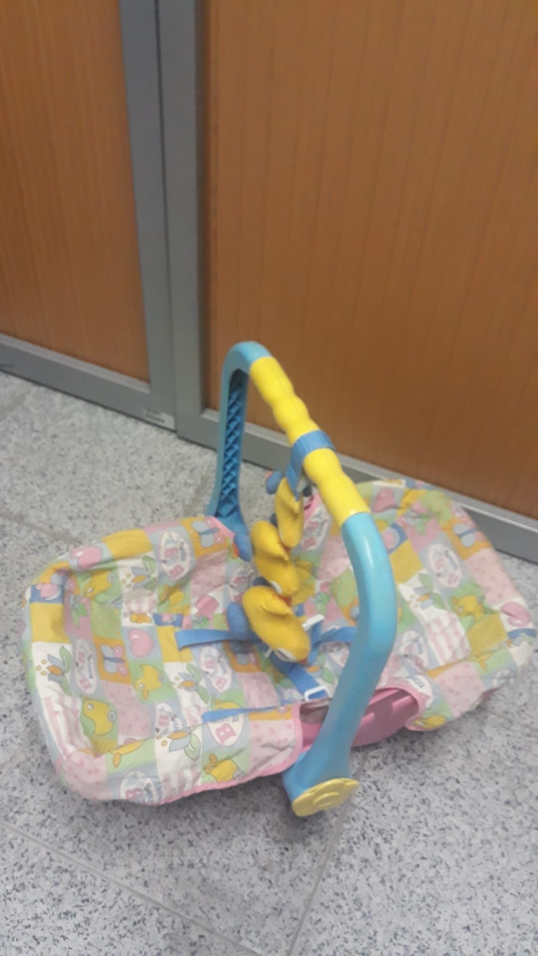 Cadeira porta bebe nenuco Lisboa Aguas Livres OLX.pt