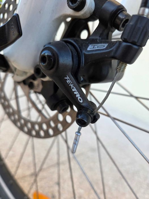 Bicicleta Berg Torah 1.0 M – Shimano Acera – Travões Disco – Impecável