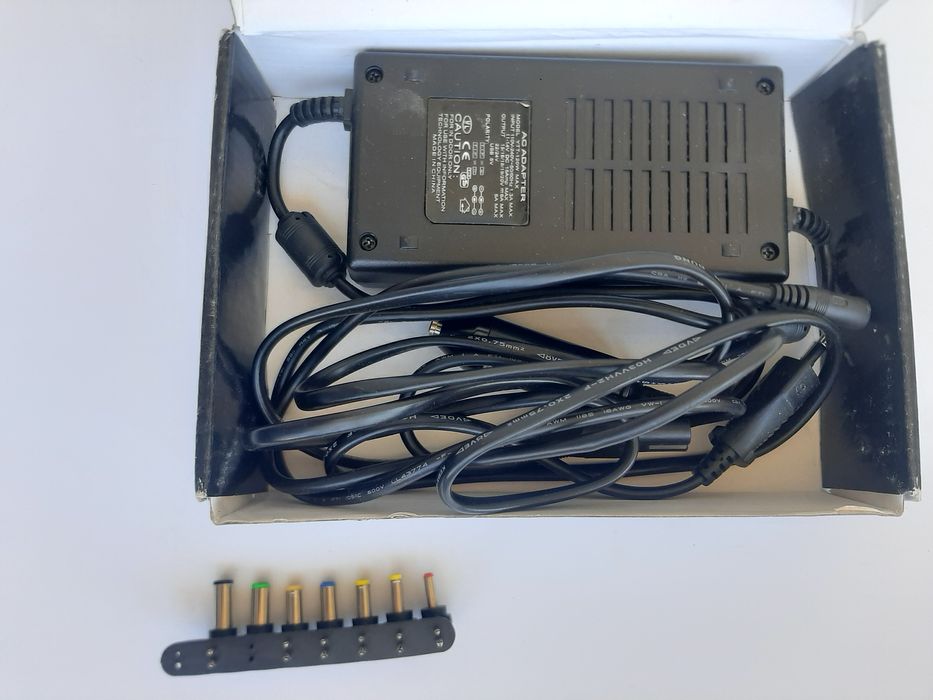 Универсальное зарядное устройство для ноутбука в авто 120 Вт инвертер