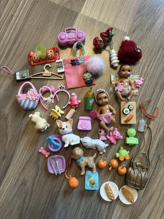 Walizka pełna akcesoriów dla lalek Barbie