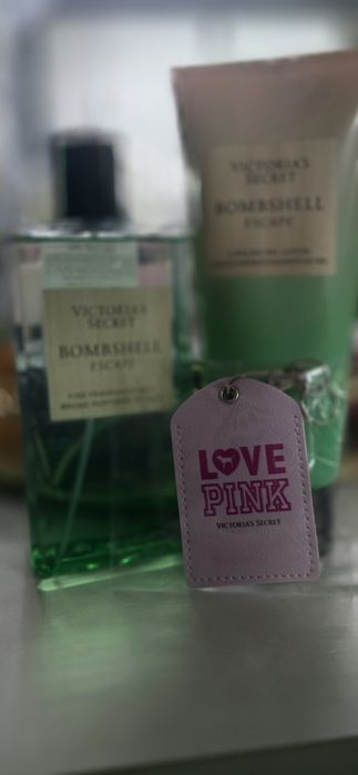 Zestaw Victoria's Secret – Bombshell Escape (Mgiełka + Balsam)