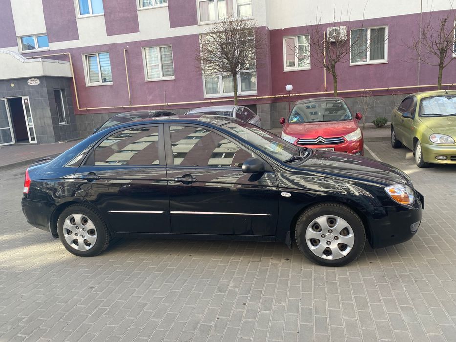 Kia cerato 2008 рік