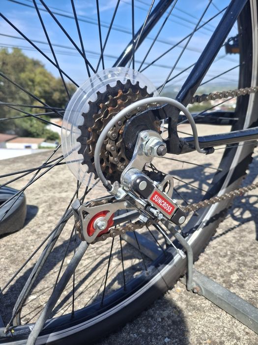 Bicicleta sem qualquer uso