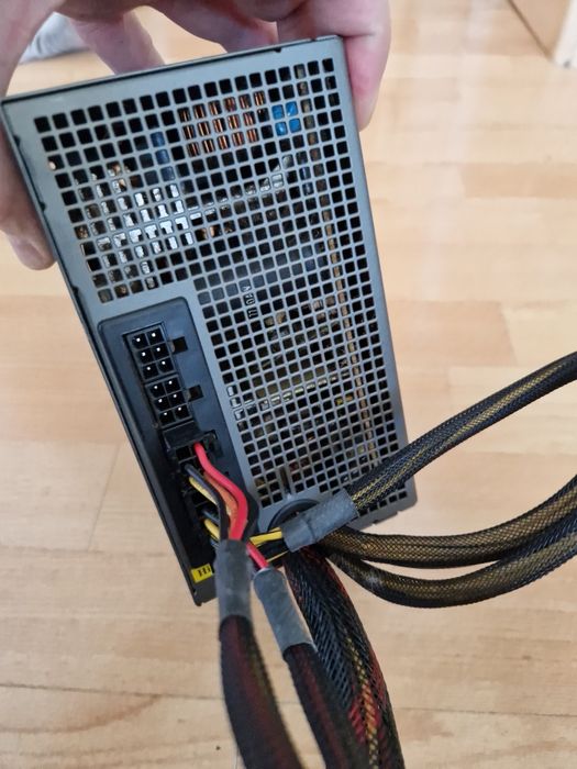 ANTEC 650W Блок живлення 6+8(6+2)відеокарта Стан гарний
