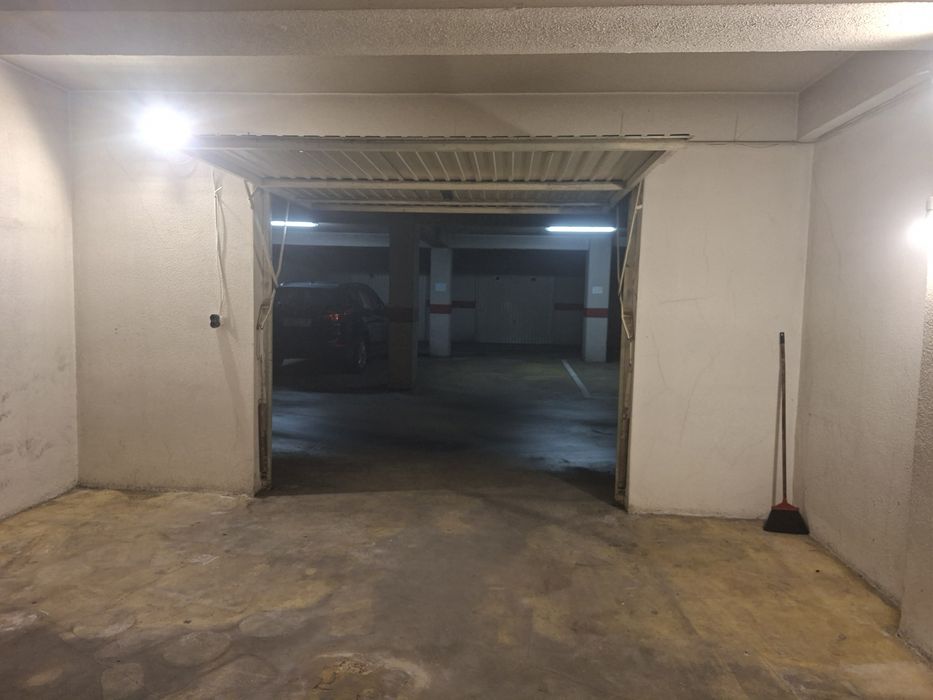 Garagem no centro do Montijo: 2 viaturas