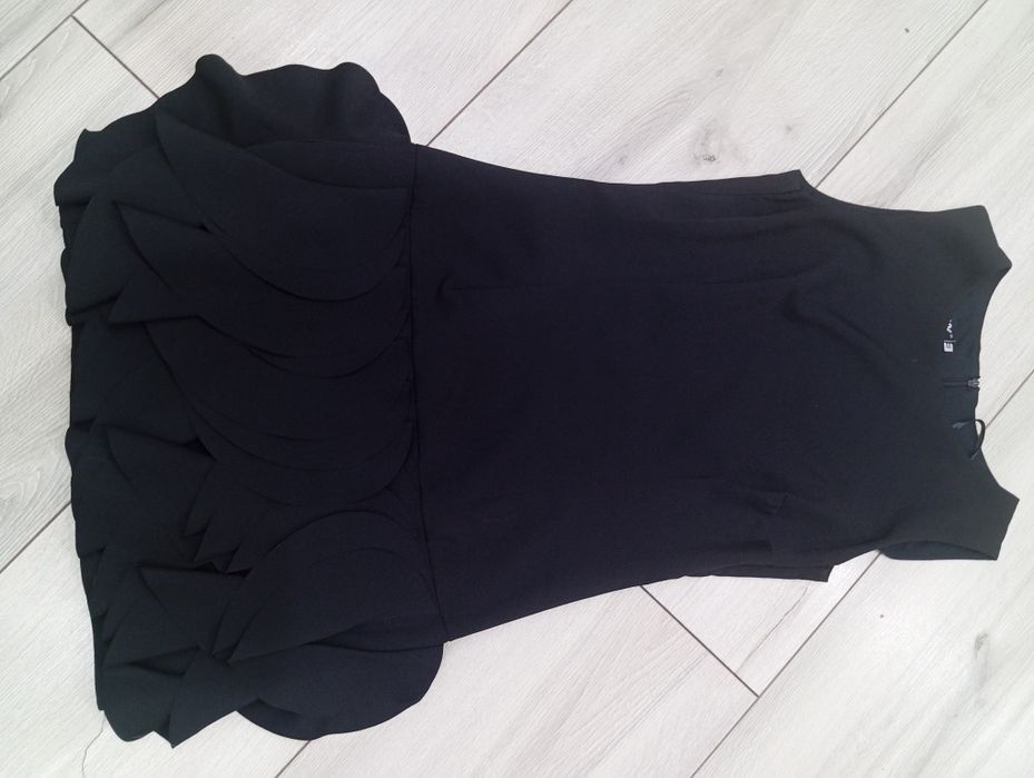 Piękna damska sukienka Rozmiar 38