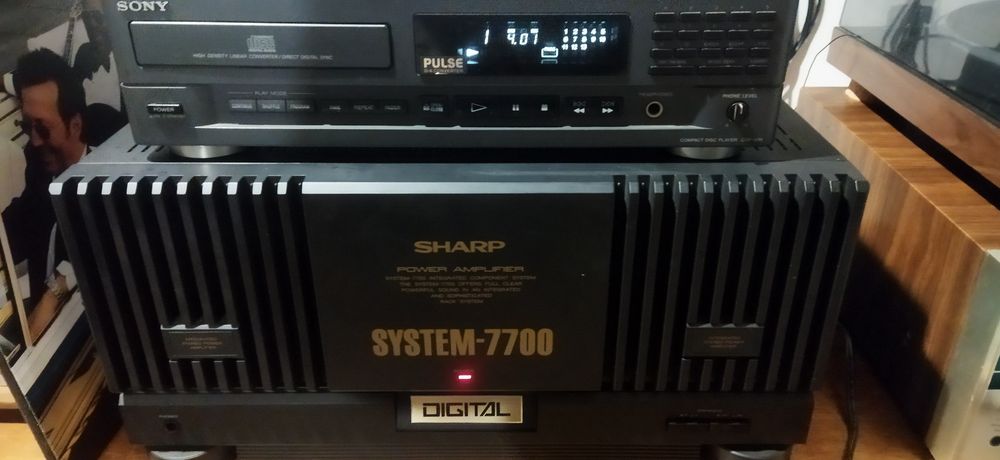 Amplificador de potência Sharp 7700 (Monster)