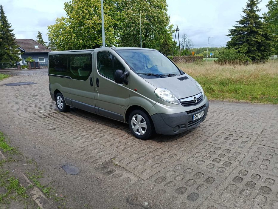 Opel Vivaro Long 9 Osobowe Rok 2010