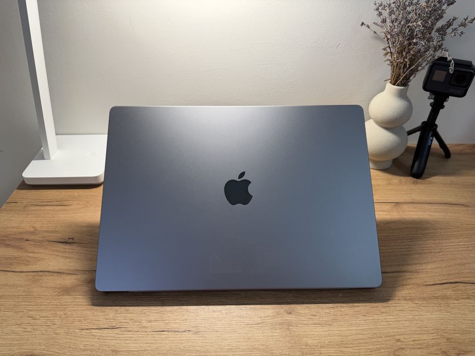 MacBook Pro 16 2021 M1 MAX 32 GPU 64GB RAM 1TB SSD