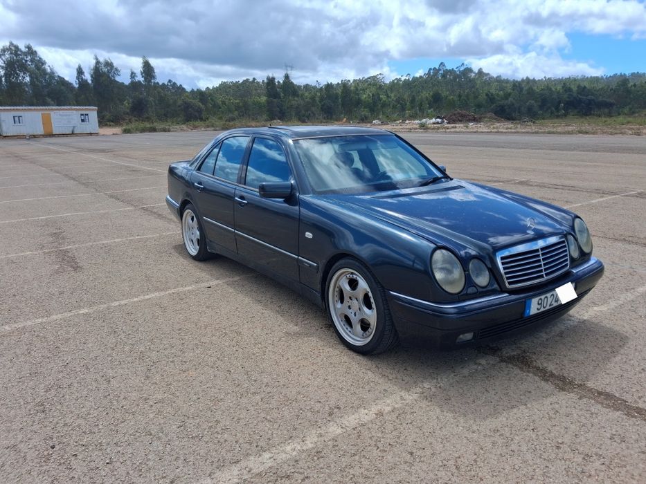 Mercedes Benz E300TD