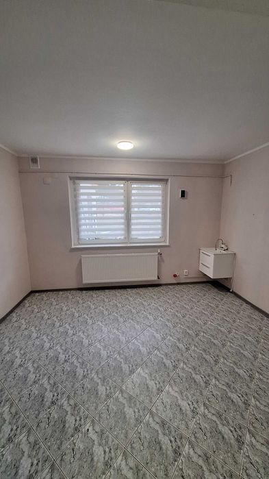 Wynajme lokal 16m2 + czesc wspolna WC, korytarz