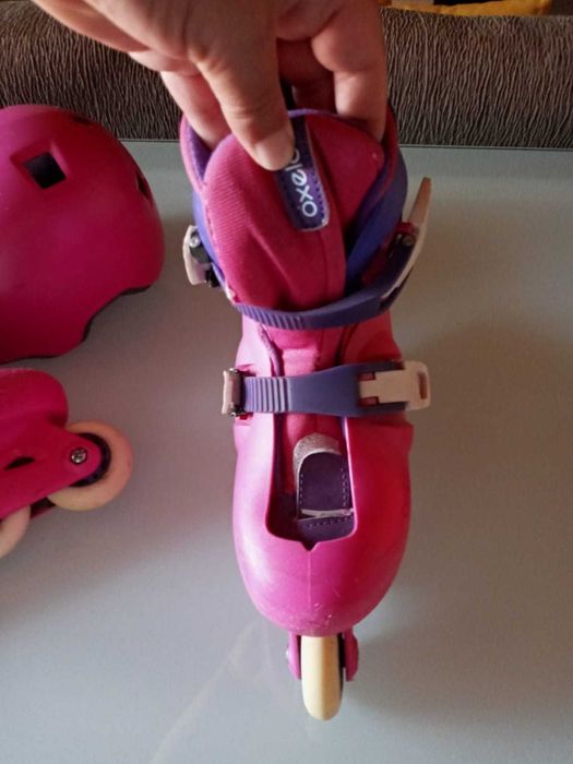 Patins e capacete em bom estado