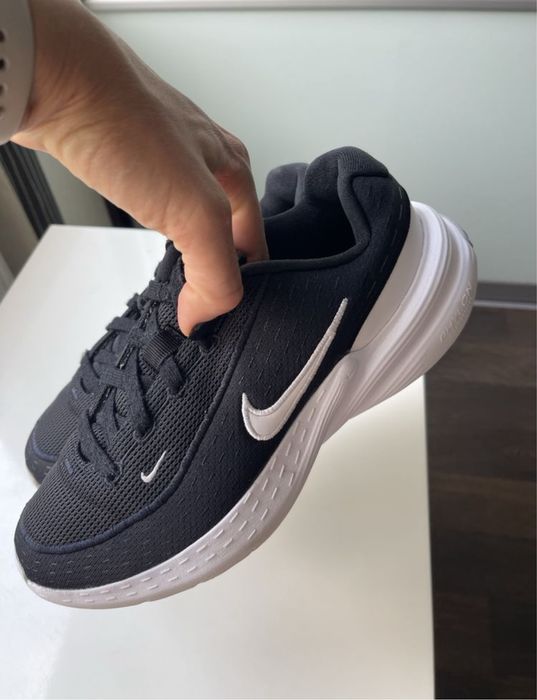 Кросівки Nike UPLIFT SC