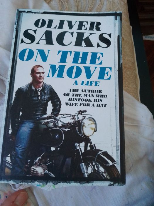 On the move - Oliver Stacks-Picador-A Life10E-Diskettes antigasDesde2E