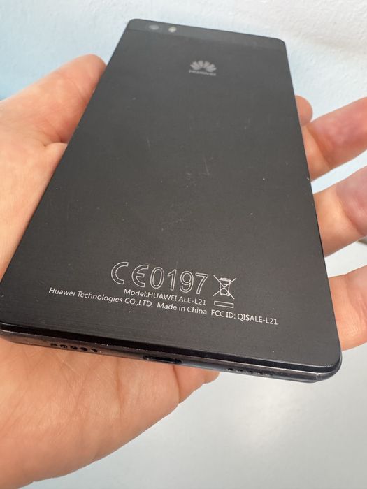Huawei P8 Lite (ALE-L21) — не включается, на запчастини