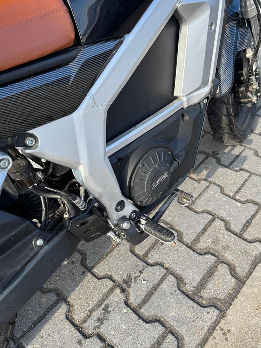 Horwin CR6 elektryczny motocykl 125 FV23