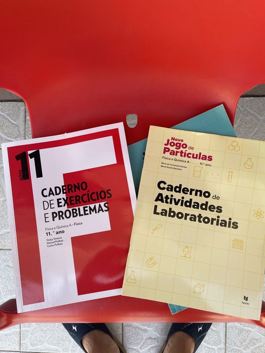 Livro Física e Química 11.ºAno - Jogo das Partículas