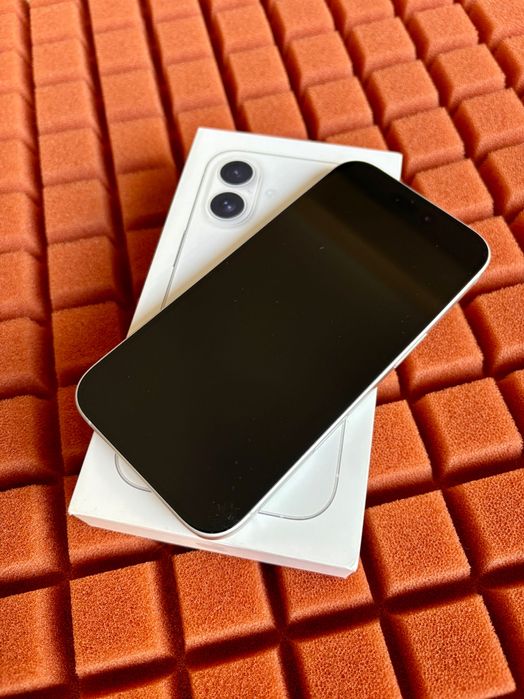 * APPLE iPhone 16 256GB Biały Bateria 99% - IDEALNY STAN!