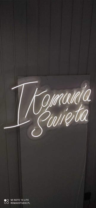 Neon, 1 Komunia  Świeta