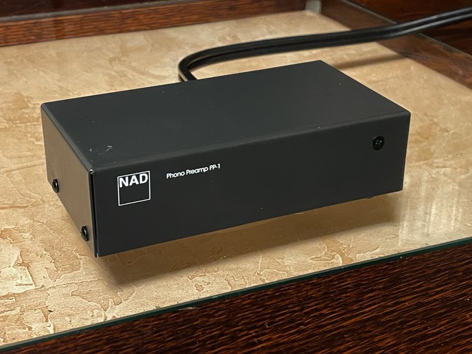Przedwzmacniacz gramofonowy PREAMP NAD PP-1