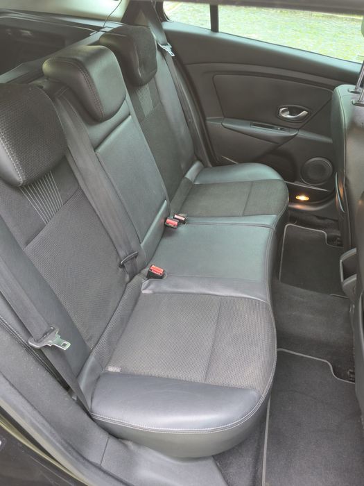 RENAULT Megane III Grandtour 1.5 dCi Diesel 110 cv

Dies