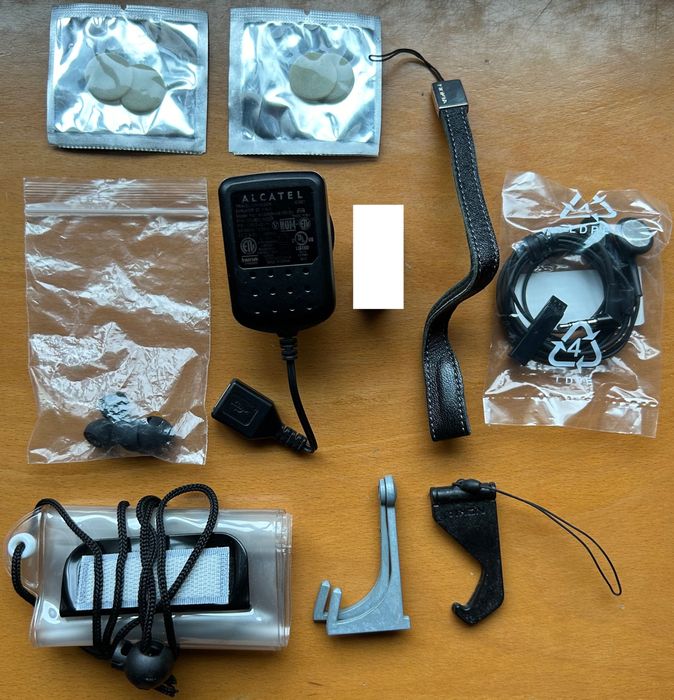 Lot of 2 Mobile Phones + Accessories (Alcatel and Samsung)64751281174913123