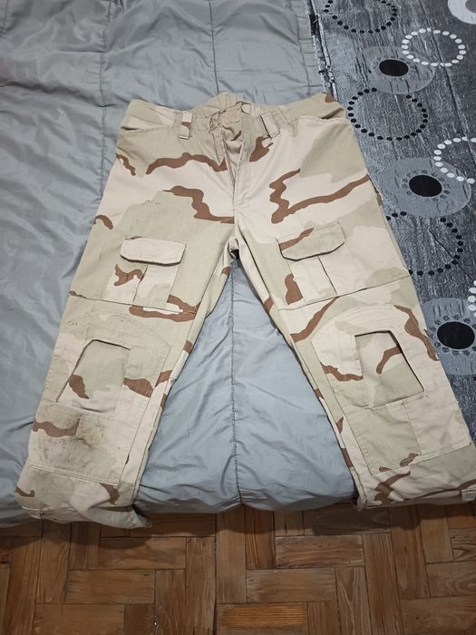 Fardamento camuflado tan