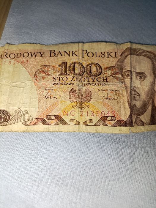 Banknot o wartości 100 zł