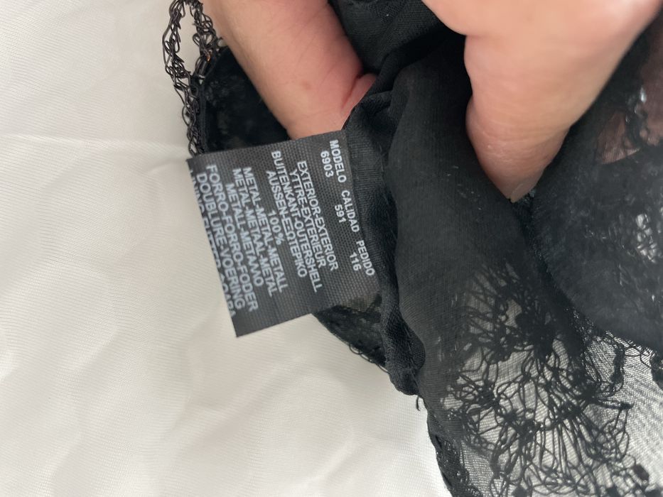 Carteira preta de missangas e metal Massimo Dutti