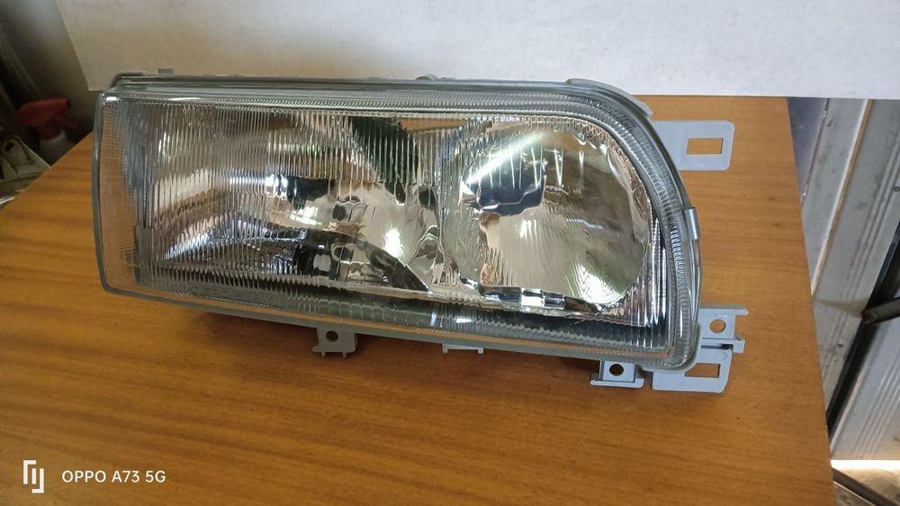 Farol Nissan Primera ótica 1990 direita