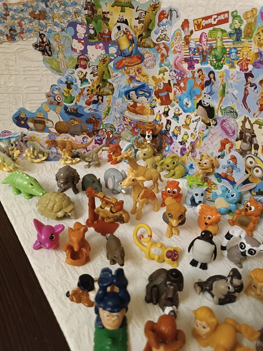Игрушки Kinder Surprise. Динозавры, разные звери.