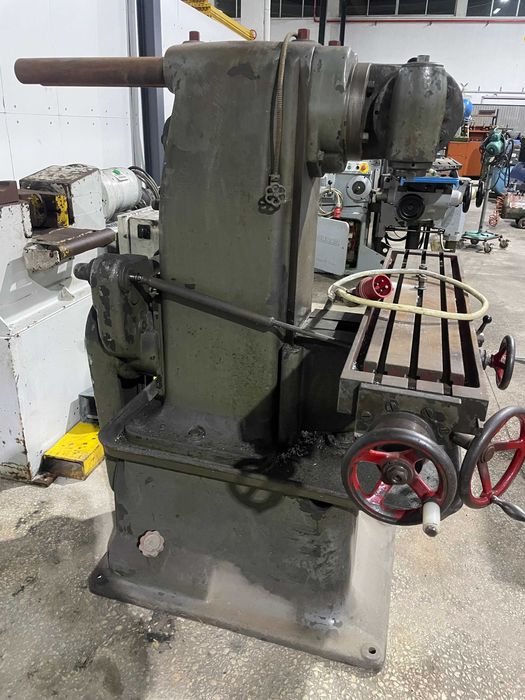 Fresadora Universal usada