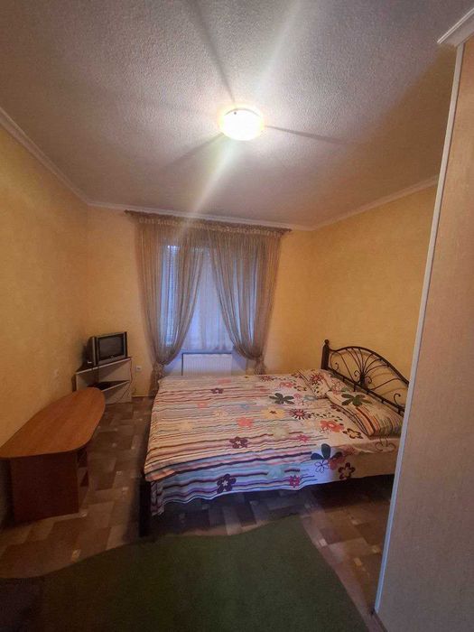 Продаж готелю з власною територією