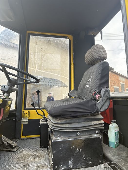 фронтальний навантажувач zeppelin 8